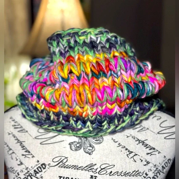 Hand Knit Luxury Infinity Cowl•One of a Kind Chunky Boho Scarf •Artisan Knitwear - Picture 3 of 17